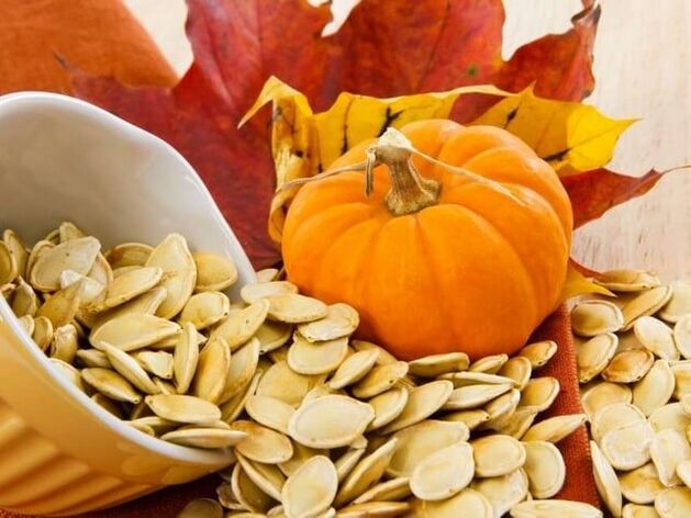 Pumpkin seeds to treat worms