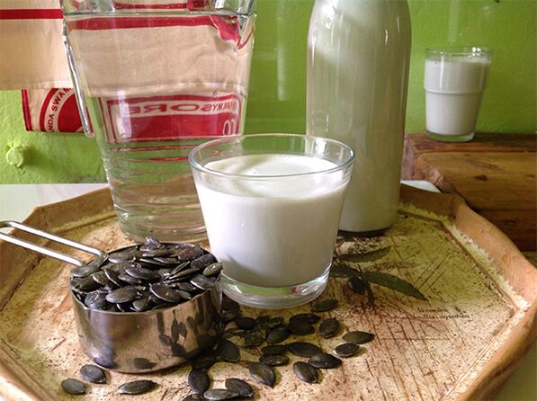 Milk with pumpkin seeds for worms