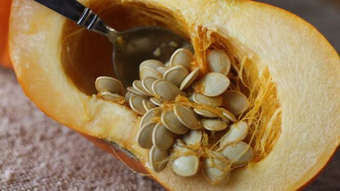 Pumpkin seeds to treat worms